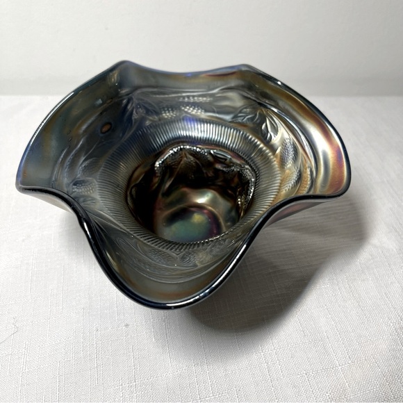 Vintage Unmarked FENTON Blackberry Spray Ruffled Hat Vase, Cobalt Blue Base - Picture 1 of 5